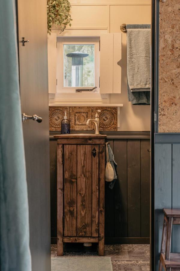 Villa Pipowagen De Zwerveling Aan Zee à Oostkapelle Extérieur photo
